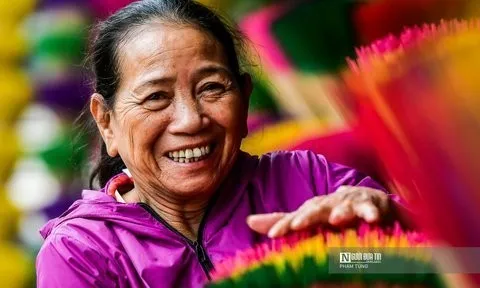 Tiếp đà phục hồi, lao động khu vực dịch vụ tiếp tục khởi sắc