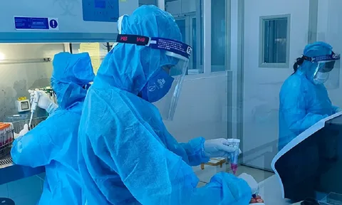 Biến thể phụ BA.4, BA.5 lây lan nhanh, ca Covid-19 tăng: Bộ Y tế yêu cầu tăng cường phòng chống dịch