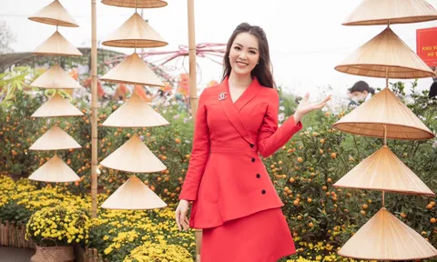 Đường hoa xuân “hút khách” bậc nhất phía Tây Hà Nội