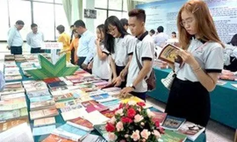 Sách và khát vọng cống hiến