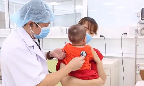 Cứu sống bé trai 9 tháng tuổi 3 lần ngừng tim