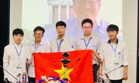 Học sinh Việt Nam lần đầu tiên giành huy chương Vàng Olympic Toán quốc tế 2021