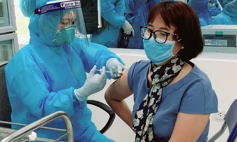 Ưu tiên tiêm vắc xin Pfizer mũi 2 cho người đã tiêm mũi 1 bằng AstraZeneca