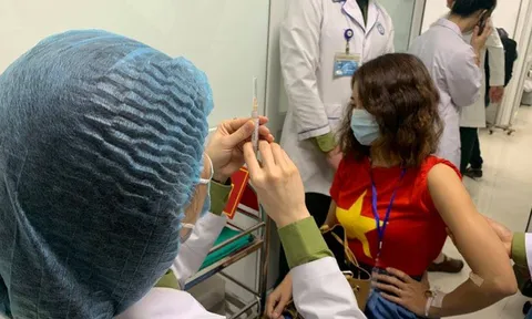 Họp khẩn xem xét dữ liệu thử nghiệm lâm sàng vaccine Nanocovax