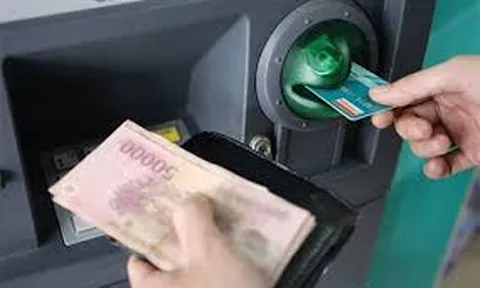 Ngân hàng giảm phí chuyển khoản giao dịch trên ATM, POS