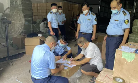 Chuyển Công an khởi tố chủ kho hàng giả người Trung Quốc