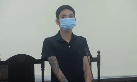 Túm tóc thành viên tổ công tác tại chốt kiểm soát, lĩnh án 12 tháng tù