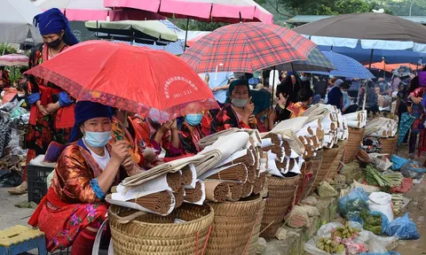 Nét đẹp chợ phiên thị trấn Tủa Chùa, Điện Biên