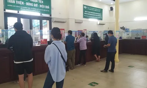 'Sốt vé' chặng TPHCM-Hà Nội, đường sắt thêm tàu phục vụ người dân