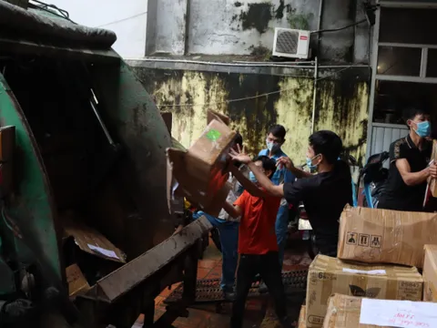 Tiêu hủy hơn 2.000 hộp nước hoa giả mạo nhãn hiệu và không rõ nguồn gốc xuất xứ trị giá gần 8 tỷ đồng