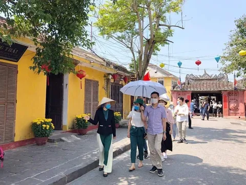 Hội An mở lại không gian cho người đi bộ và phố đêm