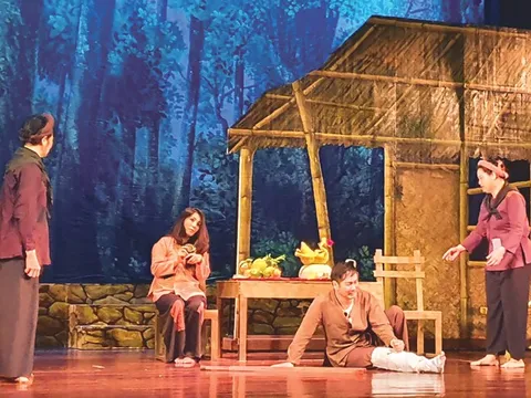 Sân khấu Thủ đô sáng đèn trở lại: Liệu có ''hút'' được khán giả?