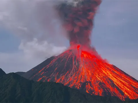 Siêu núi lửa ‘thức giấc’ có thể đe dọa sự sống trên Trái đất