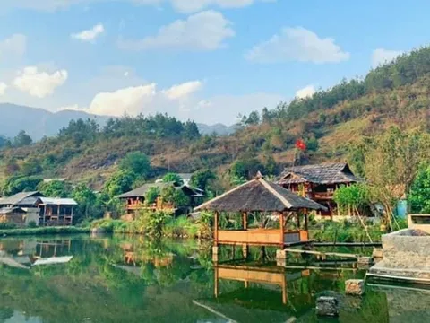 Trải nghiệm bản Mòng (Sơn La) - tắm khoáng nóng lý tưởng