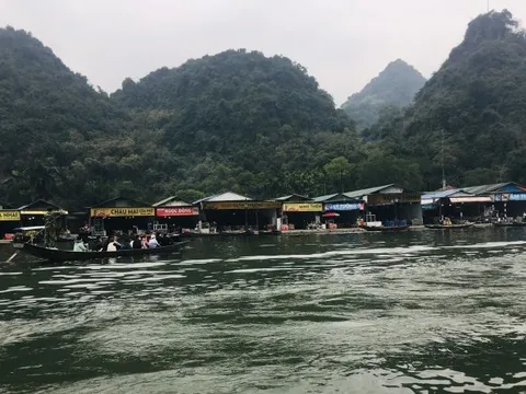 Khu di tích quốc gia đặc biệt chùa Hương đã sẵn sàng đón khách tham quan, lễ phật