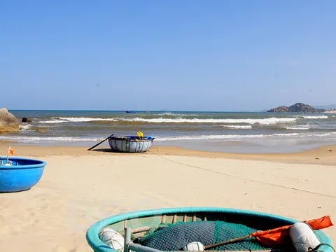 Rong ruổi xứ “3 đèo, 4 động”