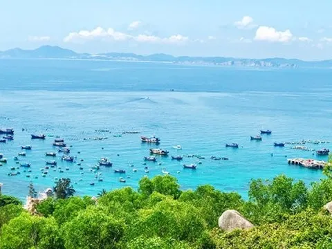 Vượt sóng đến Cù lao Xanh