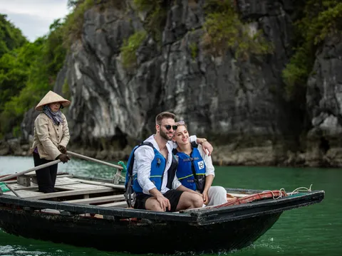 Công bố phương án mở cửa lại hoạt động du lịch, chấp nhận test nhanh với khách quốc tế