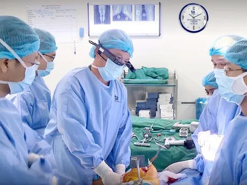 Lần đầu tiên đưa công nghệ thực tế ảo vào thay khớp nhân tạo tại Việt Nam