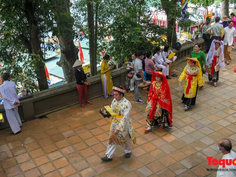 Xây dựng carnival dân gian tại Lễ hội Điện Huệ Nam