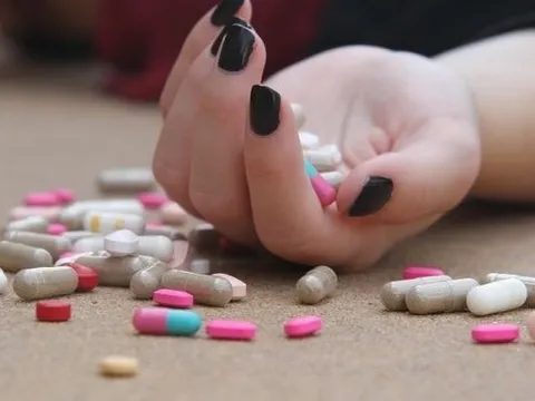 Thế giới lo ngại tỷ lệ tự tử ở thanh thiếu niên tăng vọt