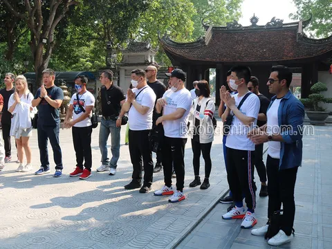 Bắc Ninh: Đoàn đại biểu tham dự SEA Games 31 trải nghiệm Tour du lịch Đền Đô-chùa Phật Tích