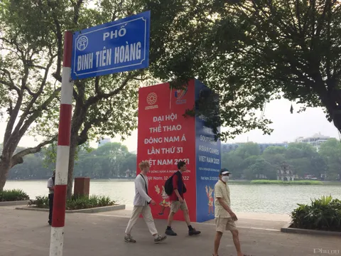 Đường phố Hà Nội rực rỡ đón SEA Games 31