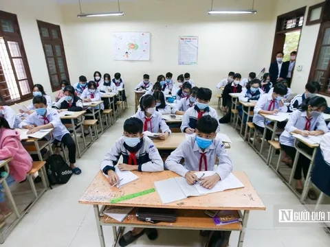 Tại sao nhà xuất bản “rủ nhau” tăng giá sách giáo khoa?