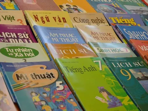 Xem xét bổ sung sách giáo khoa vào danh mục Nhà nước định giá