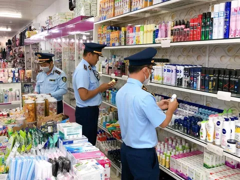 Xử phạt cơ sở tại Bạc Liêu kinh doanh mỹ phẩm hết hạn sử dụng