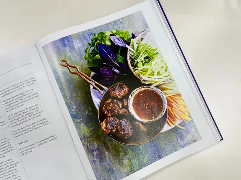 Bún chả Hà Nội vào sách nấu ăn kỷ niệm 70 năm trị vì của Nữ hoàng Anh