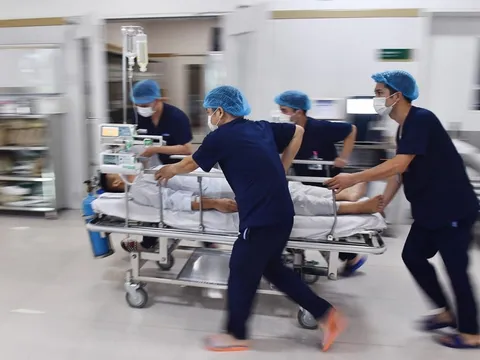 Báo động hàng ngàn nhân viên y tế nghỉ việc