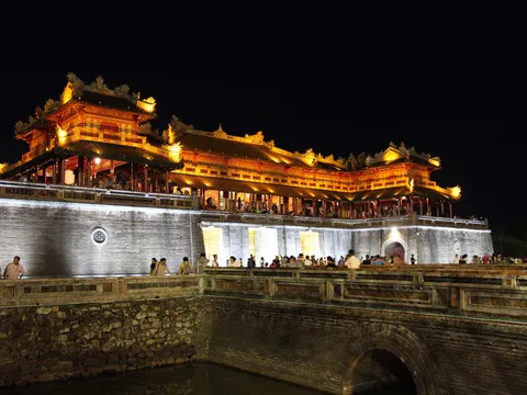 Du lịch Huế hồi sinh