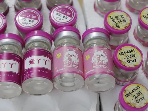 Thu giữ hàng chục nghìn kính áp tròng từ Trung Quốc "biến thành" Hàn Quốc