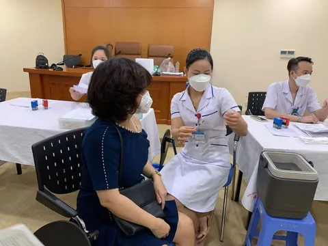 Hiệu quả của liều tiêm nhắc lại vaccine COVID-19: Những con số biết nói