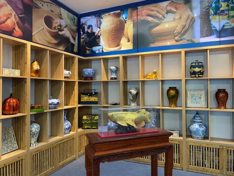 Triển lãm sản phẩm tiêu biểu ngành sơn mài khảm trai