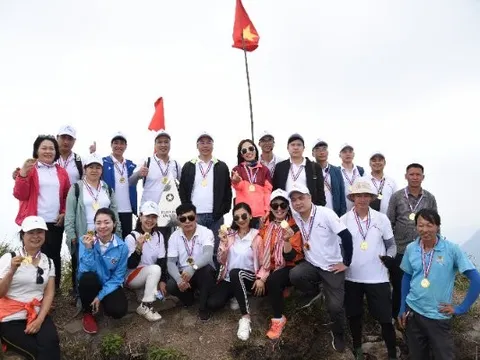 Trải nghiệm hiking trên núi Phjia Pò