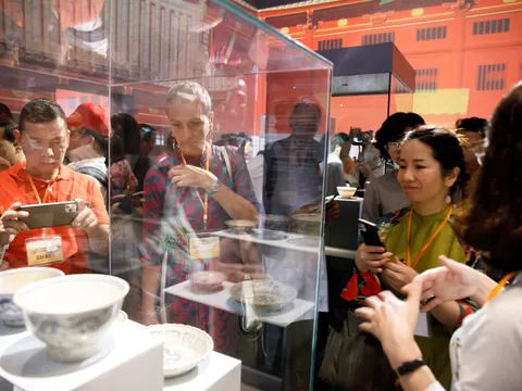 “Báu vật Hoàng cung Thăng Long” lần đầu ra mắt công chúng