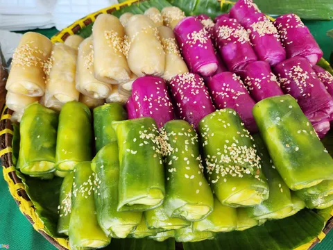 Hơn 200 món ăn dân gian tại lễ hội đường phố ở miền Tây