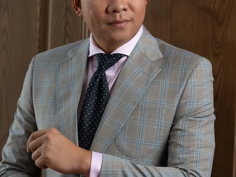 Ca sĩ Phúc Tiệp ký cam kết tự chịu trách nhiệm khi xuống hầm lò sâu 175m quay MV