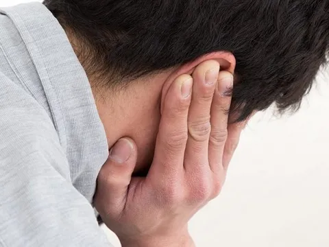 Hơn 1 tỷ người có nguy cơ bị điếc do dùng tai nghe