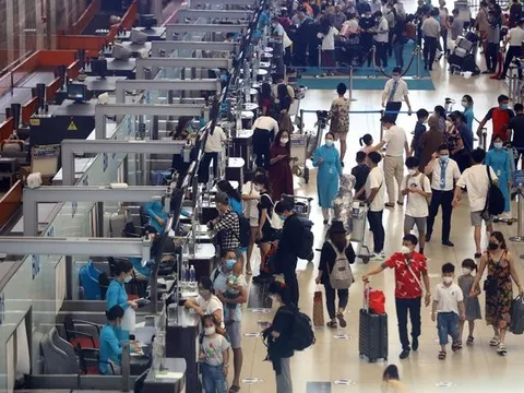 "Khách quốc tế trở lại, các sân bay triển khai nhiều giải pháp chống ùn tắc"