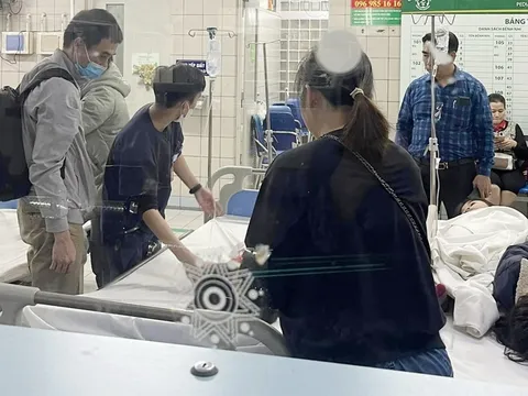 Hà Nội: 41 học sinh nhập viện sau bữa ăn trong buổi dã ngoại