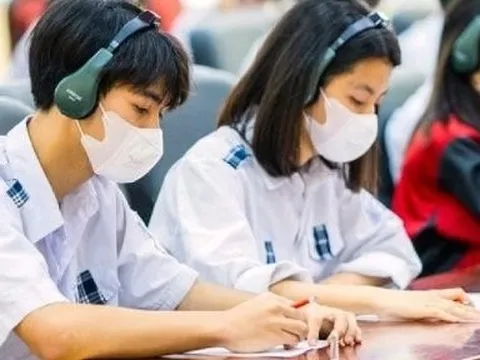 Tuýt còi lấy điểm IELTS ưu tiên vào lớp 10: Phụ huynh, giáo viên nói gì?
