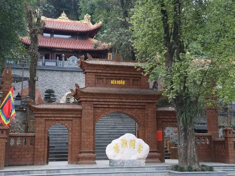 Trở lại Đền Đuổm, chạm vào miền linh thiêng dưới chân núi
