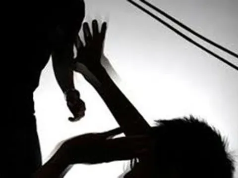 Tuyên Quang: Tạm giữ người đàn ông sát hại con trai, đánh vợ nhập viện