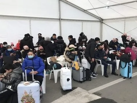 Thêm 2 chuyến bay đưa gần 500 người Việt sơ tán khỏi Ukraine về nước