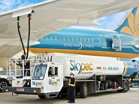 Miễn thuế, bỏ giá trần để "giải cứu" hàng không: Nên hay không?