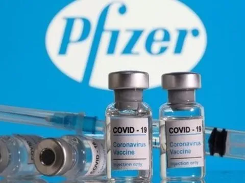 Pfizer xin cấp phép khẩn cấp mũi 4 vắc-xin phòng Covid-19 cho người từ 65 tuổi