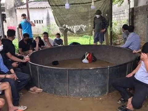 Công an đột kích phá sới bạc bắt giữ hàng chục đối tượng